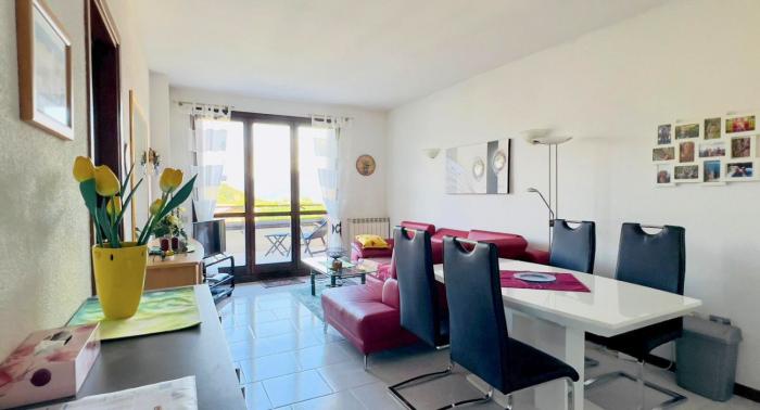 Lichtdurchflutetes Wohn-/ Esszimmer