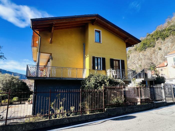 Blick auf die äußere Gestaltung des Hauses