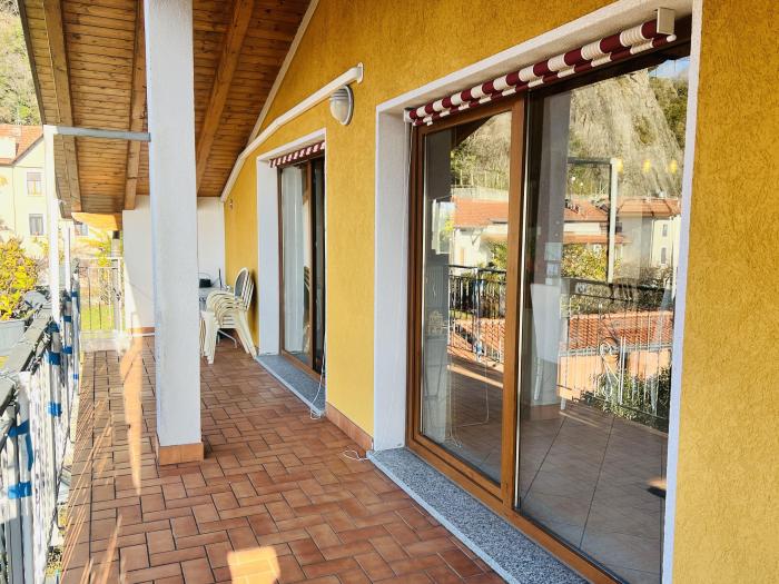 Ca. 17 m² Balkon mit zauberhaftem See- und Bergblick