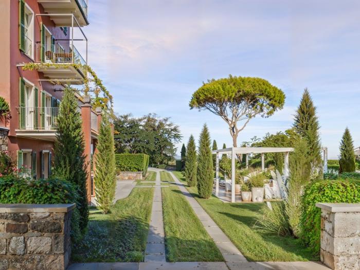 Ca. 3.600 m² großer Park