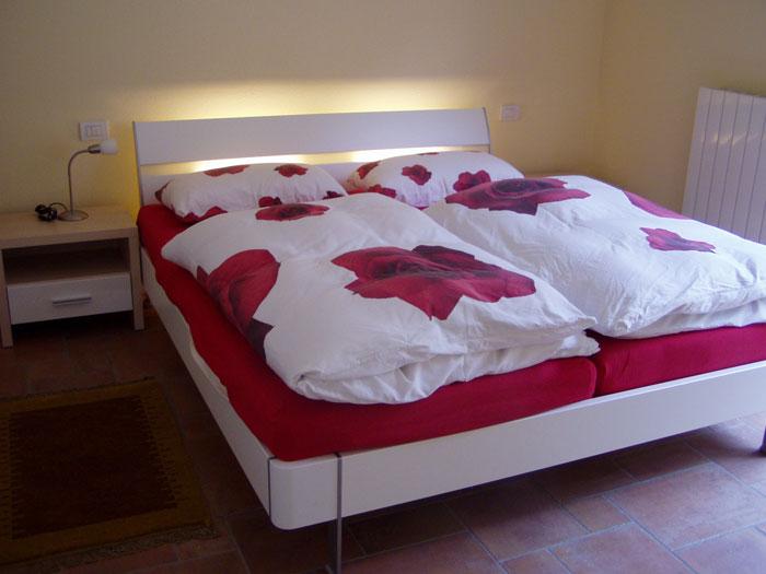 3-Zimmer-Eckwohnung mit ca. 72 m² Wfl. + 3 Panoramaterrassen von ca. 128 m² + kleiner Garten + ca. 22 m² Eckbalkon