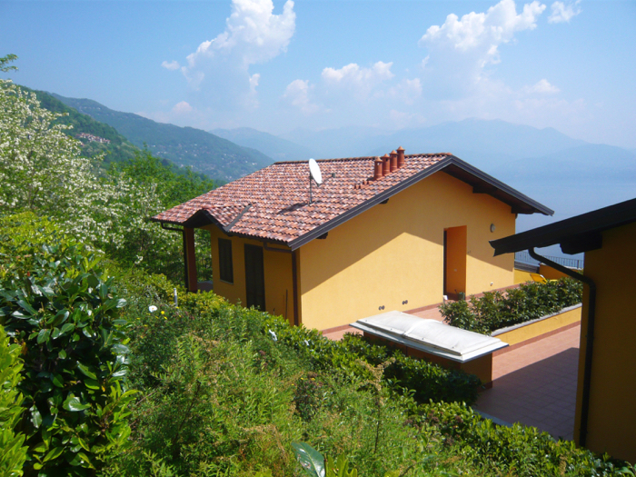 3-Zimmer-Eckwohnung mit ca. 72 m² Wfl. + 3 Panoramaterrassen von ca. 128 m² + kleiner Garten + ca. 22 m² Eckbalkon