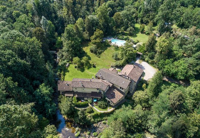 Ca. 10.000 m² großes, teilweise bewaldetes Grundstück