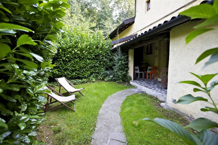 Ca. 40 m² großer Garten mit Blick auf die beiden Bachläufe - Wohnung G