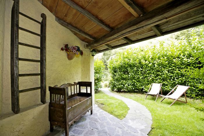 Ca. 40 m² großer Garten mit Blick auf die beiden Bachläufe - Wohnung G