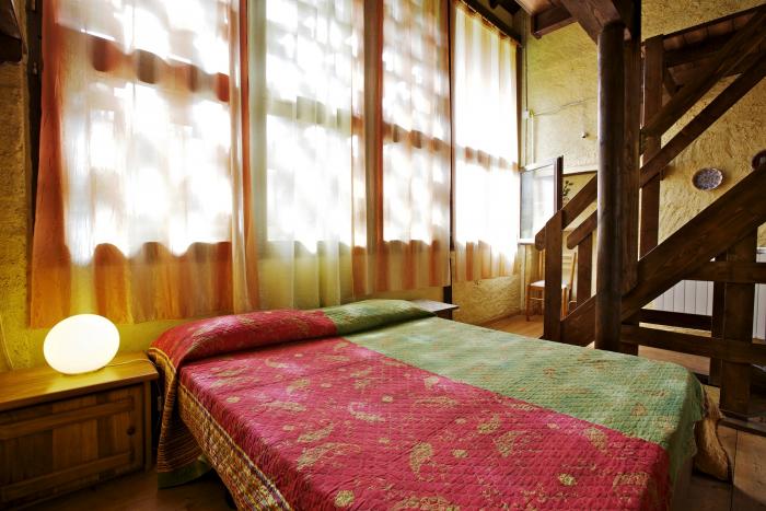 1. Schlafzimmer mit Doppelbett - Wohnung G