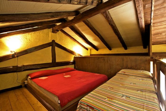 2. Schlafzimmer mit Doppel- und Einzelbett - Wohnung G