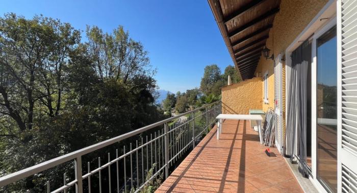 Ca. 18 m² Sonnenbalkon mit Teilseesicht und Blick ins Grüne