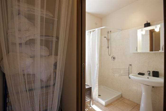 1-Zimmer-Wohnung „Classico“ mit ca. 40 m² Wohnfläche zuzüglich Terrasse und Balkon. Traumseesicht.