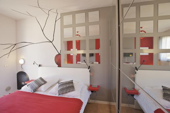 1-Zimmer-Wohnung „Design“ mit ca. 40 m² Wohnfläche zuzüglich Terrasse und Balkon. Traumseesicht.