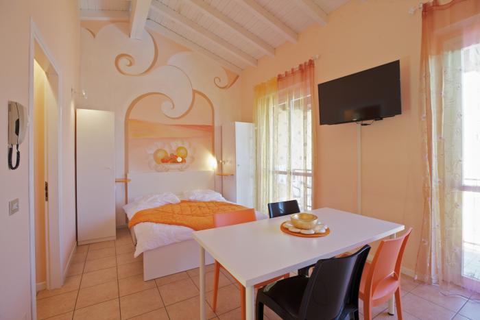 1-Zimmer-Wohnung „Fantasia“ mit ca. 40 m² Wohnfläche und zwei Balkonen mit Traumseesicht.