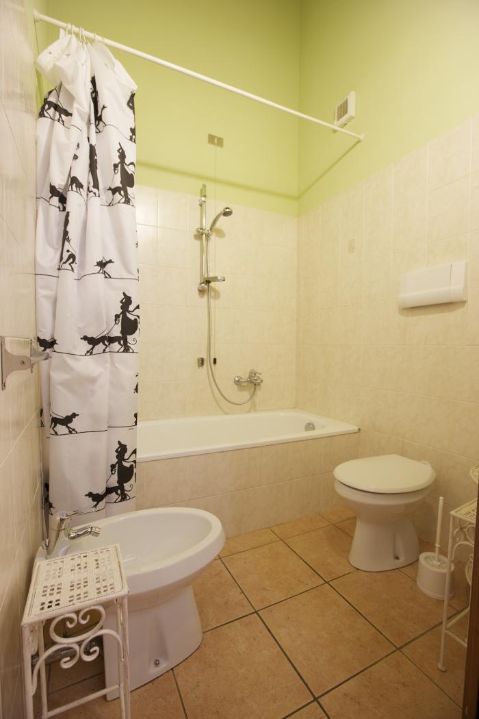 1-Zimmer-Wohnung „Il Giardino delle Camelie“ mit ca. 40 m² Wohnfläche und zwei Balkonen mit Traumseesicht.