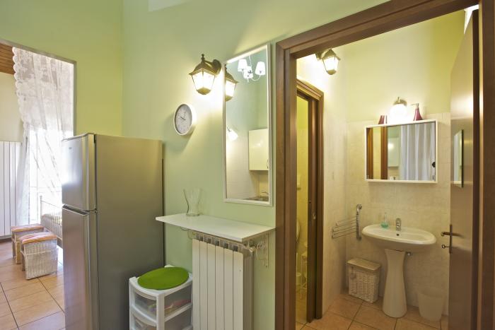 1-Zimmer-Wohnung „Il Giardino delle Camelie“ mit ca. 40 m² Wohnfläche und zwei Balkonen mit Traumseesicht.