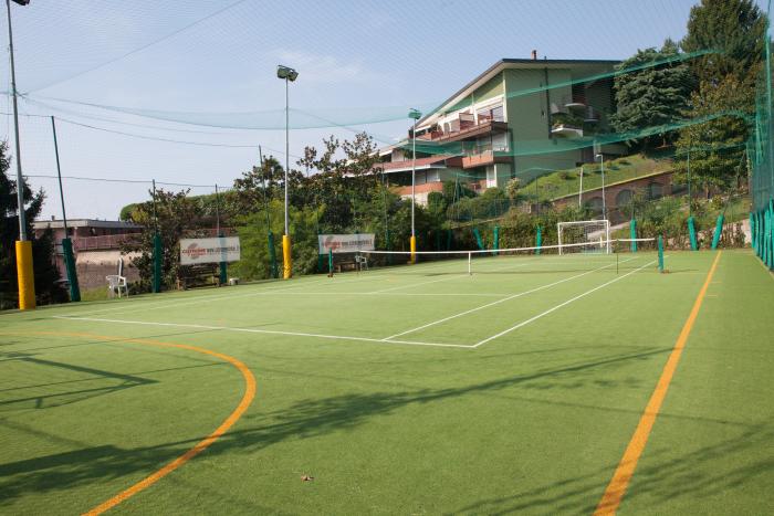 Einer von mehreren Tennisplätzen