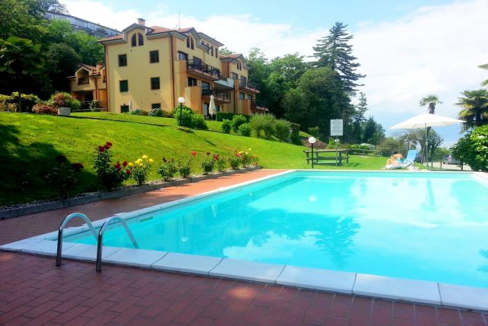 Residenza Verde Lago mit Pool und einem 3.800 m² großem Grundstück