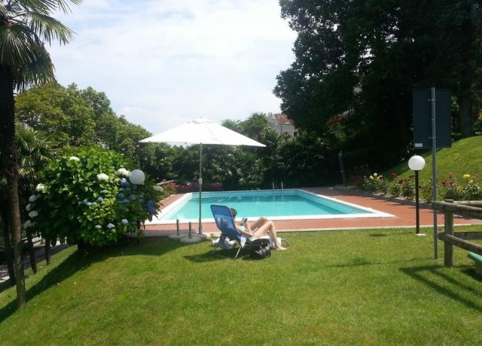 Residenza Verde Lago mit Pool und einem 3.800 m² großem Grundstück