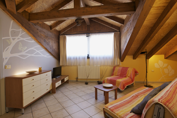 2-Zimmer-Mansardenwohnung Nr. 14 im 3. OG mit ca. 52 m² Wohnfläche